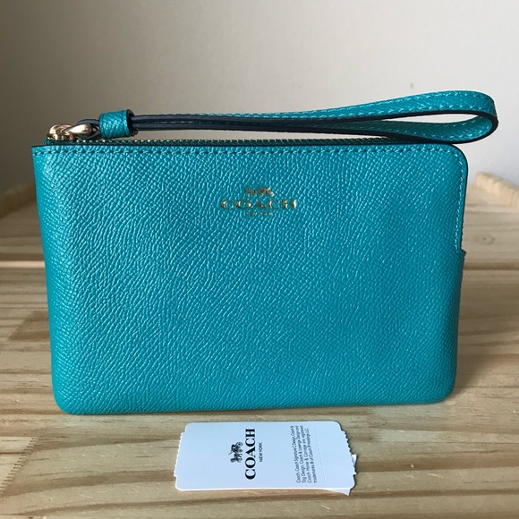 Coach Handbags - Coach wristlet🎈🎈